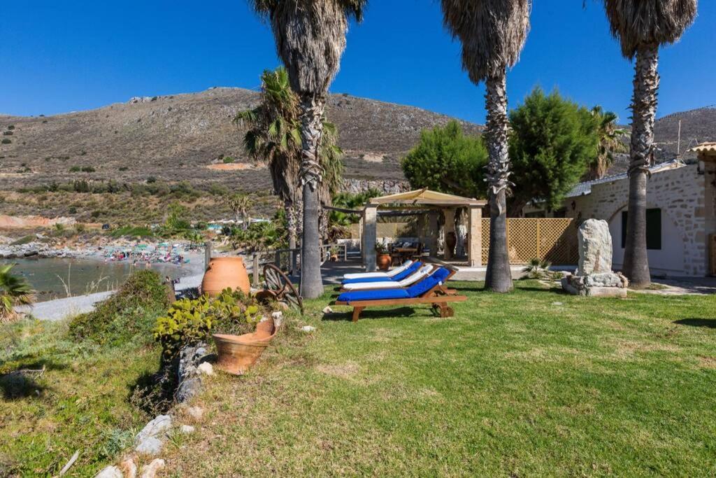 Villa Proto Helidoni - A Cozy Beachfront Villa Petres  Eksteriør bilde
