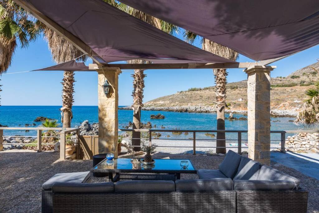Villa Proto Helidoni - A Cozy Beachfront Villa Petres  Eksteriør bilde